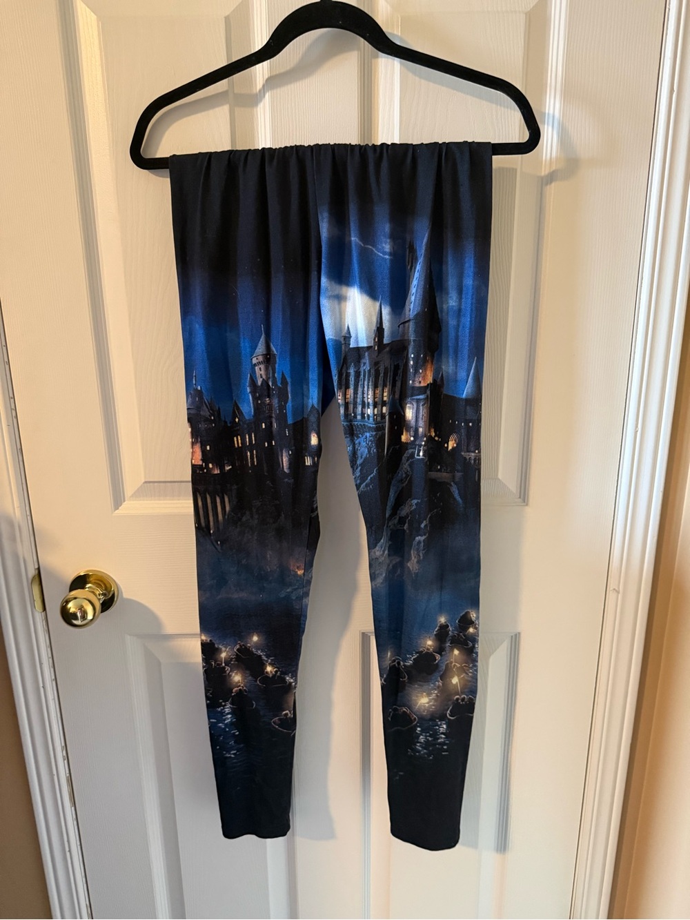 Harry Potter Hogwarts Castle Night Scene Leggings Large